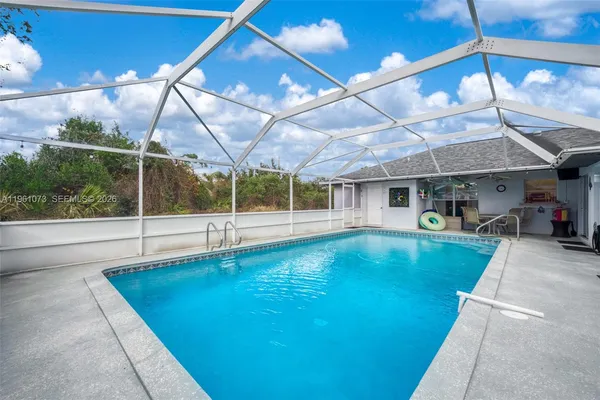 $305,000 | 421 Fiat Avenue, Sebring, FL 33872