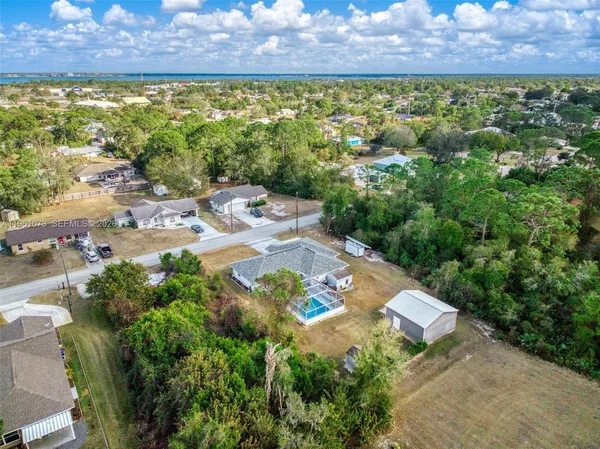 $305,000 | 421 Fiat Avenue, Sebring, FL 33872