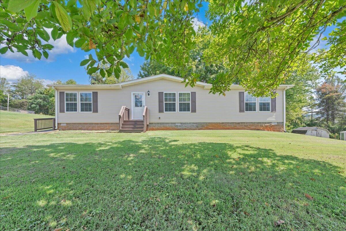106 Crest Court Blue Ridge, VA 24064 - Photo 38 of 43 39-MIB03506