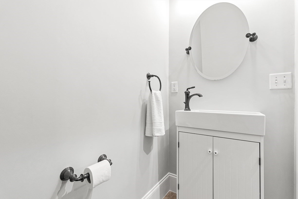 95 Irving Street, Unit 95 Winchester, MA 01890 - Photo 18 of 42