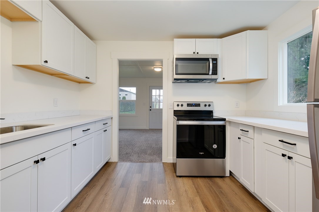 2465 Rocky Point Road Northwest Bremerton, WA 98312 - Photo 11 of 39 Gallery Image 11