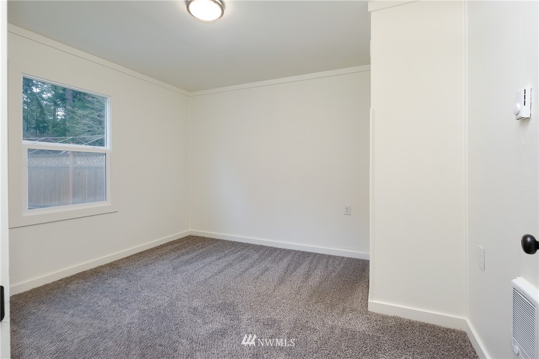 2465 Rocky Point Road Northwest Bremerton, WA 98312 - Photo 18 of 39 Gallery Image 18