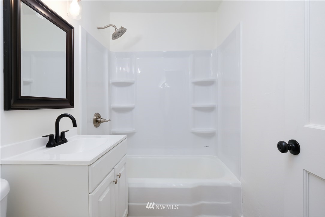 2465 Rocky Point Road Northwest Bremerton, WA 98312 - Photo 20 of 39 Gallery Image 20