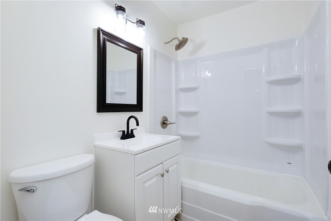 2465 Rocky Point Road Northwest Bremerton, WA 98312 - Photo 21 of 39 Gallery Image 21