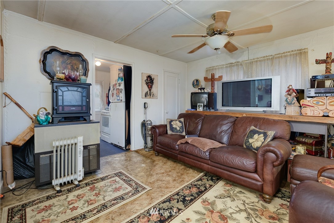 2465 Rocky Point Road Northwest Bremerton, WA 98312 - Photo 26 of 39 Gallery Image 26
