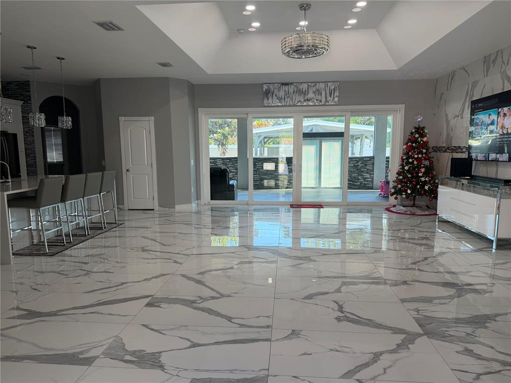 5315 3rd Bradenton, FL 34203 - Photo 5 of 41 a view of a lobby with furniture