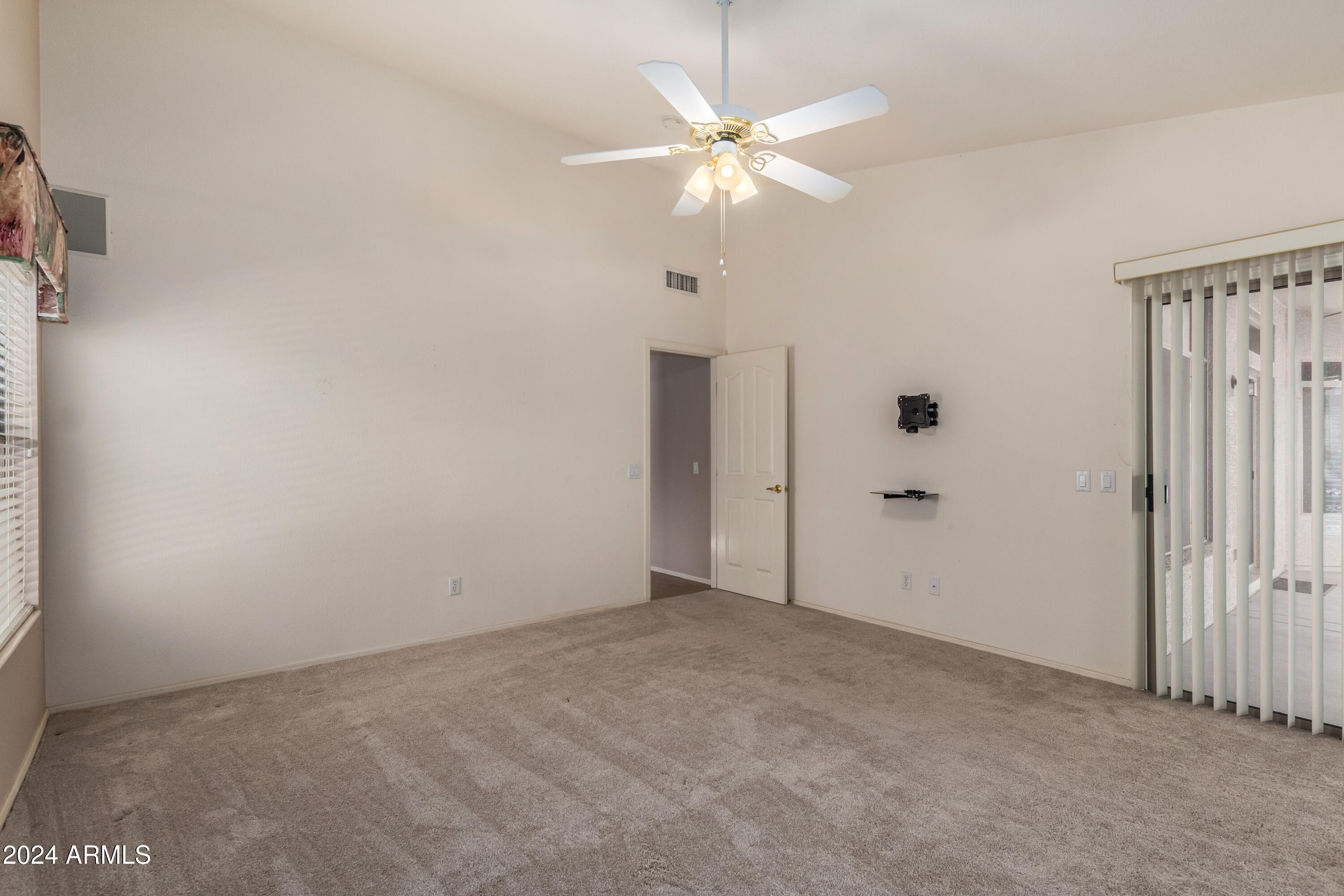 14766 Piccadilly Road Goodyear, AZ 85395 - Photo 19 of 41 Primary Suite