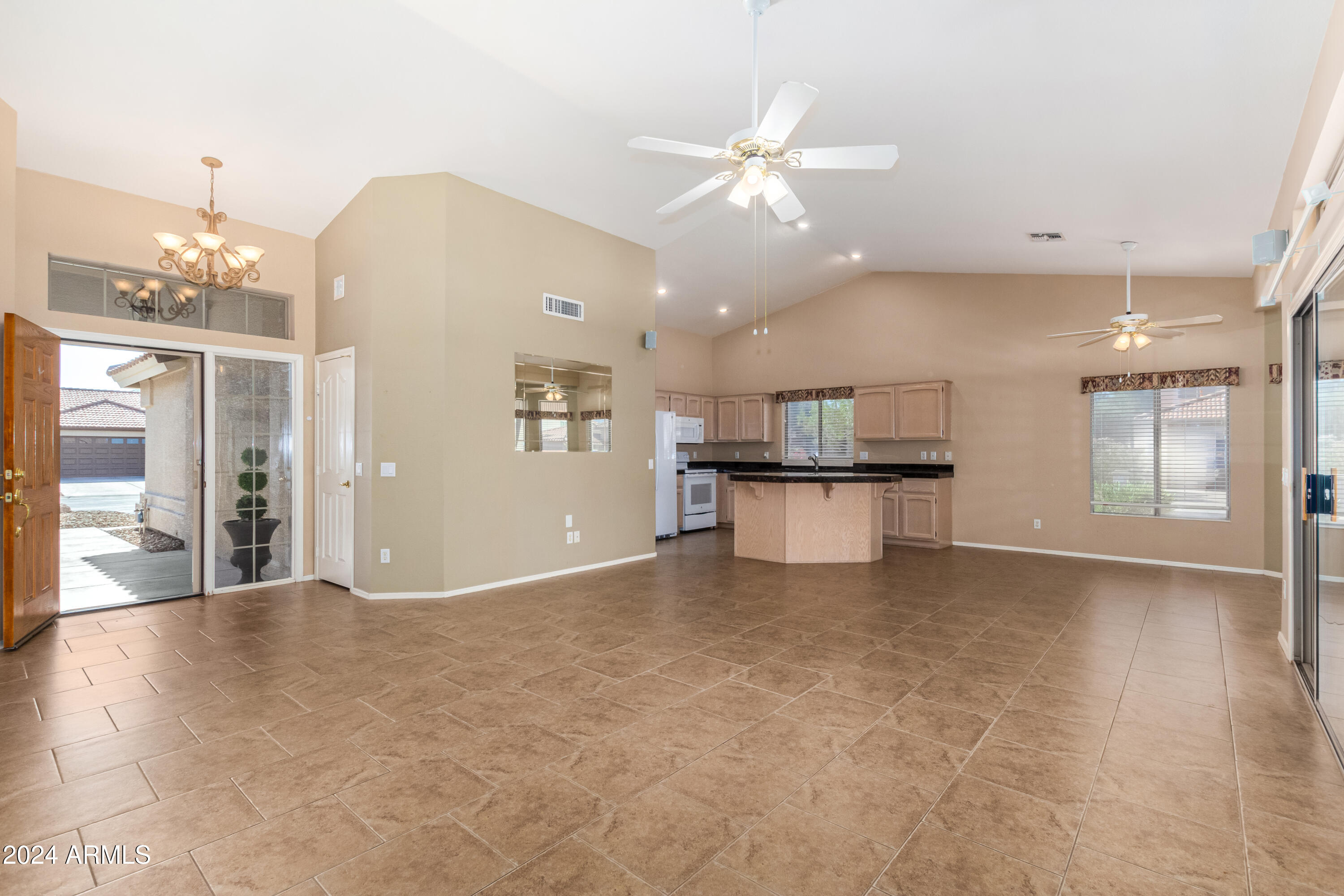14766 Piccadilly Road Goodyear, AZ 85395 - Photo 8 of 41 09 - Piccadilly