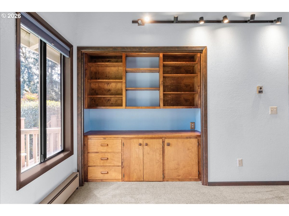 3904 Viewcrest Road South Salem, OR 97302 - Photo 17 of 48