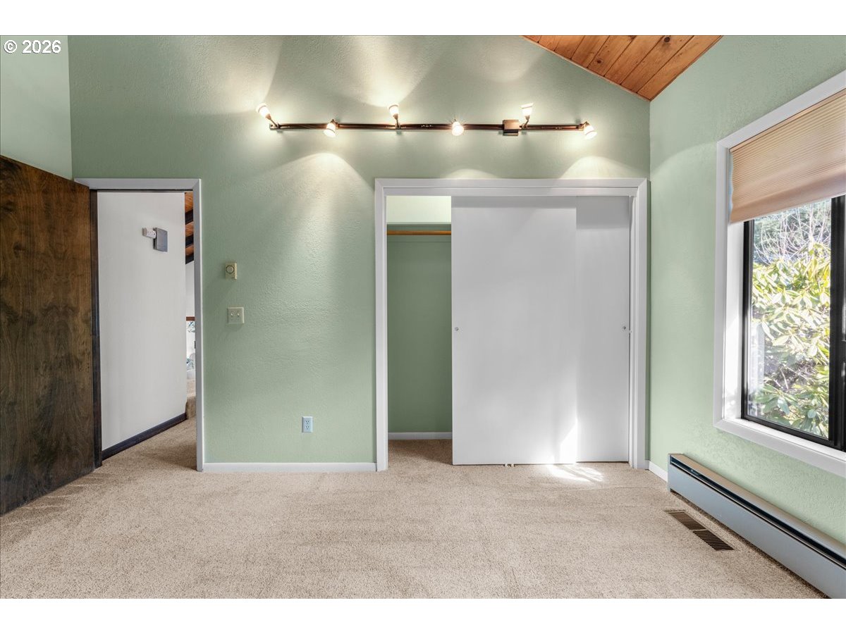 3904 Viewcrest Road South Salem, OR 97302 - Photo 19 of 48