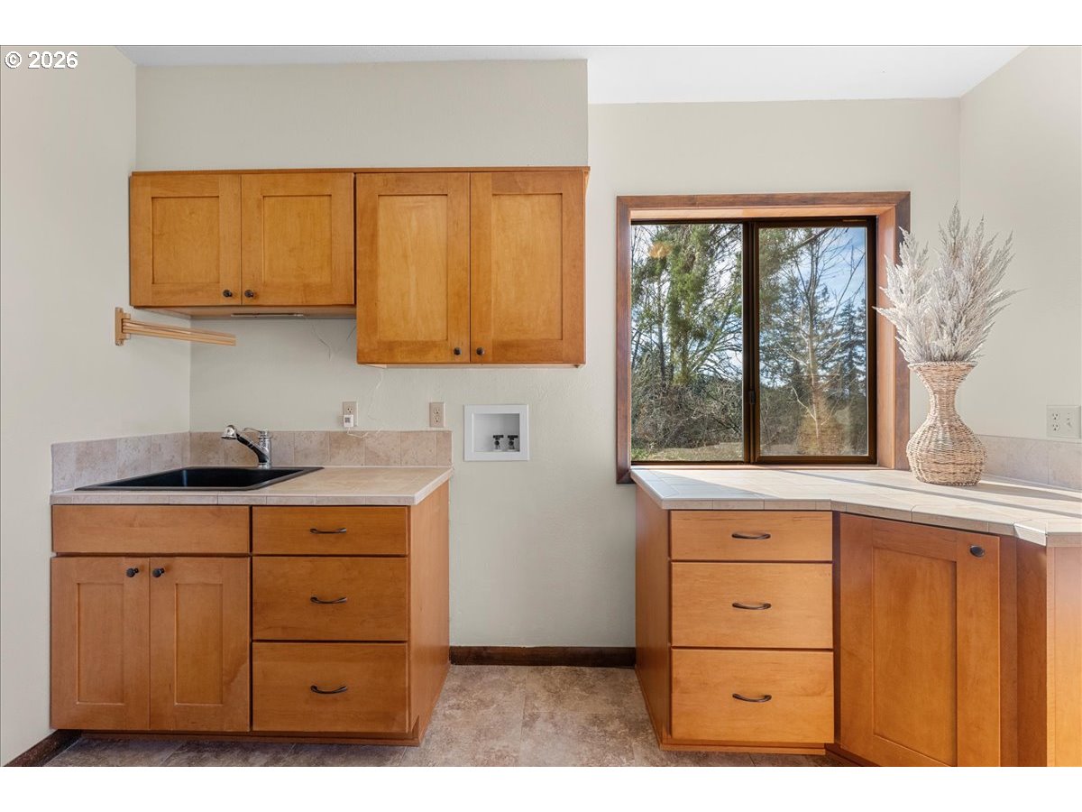 3904 Viewcrest Road South Salem, OR 97302 - Photo 32 of 48