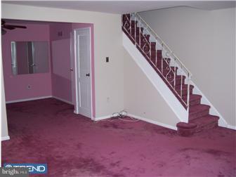 3955 Constance Road Philadelphia, PA 19114 - Photo 3 of 11 Living Room