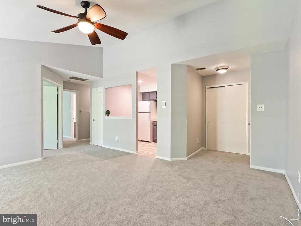 303 Trinity Court, Unit 11 Princeton, NJ 08540 - Photo 8 of 37