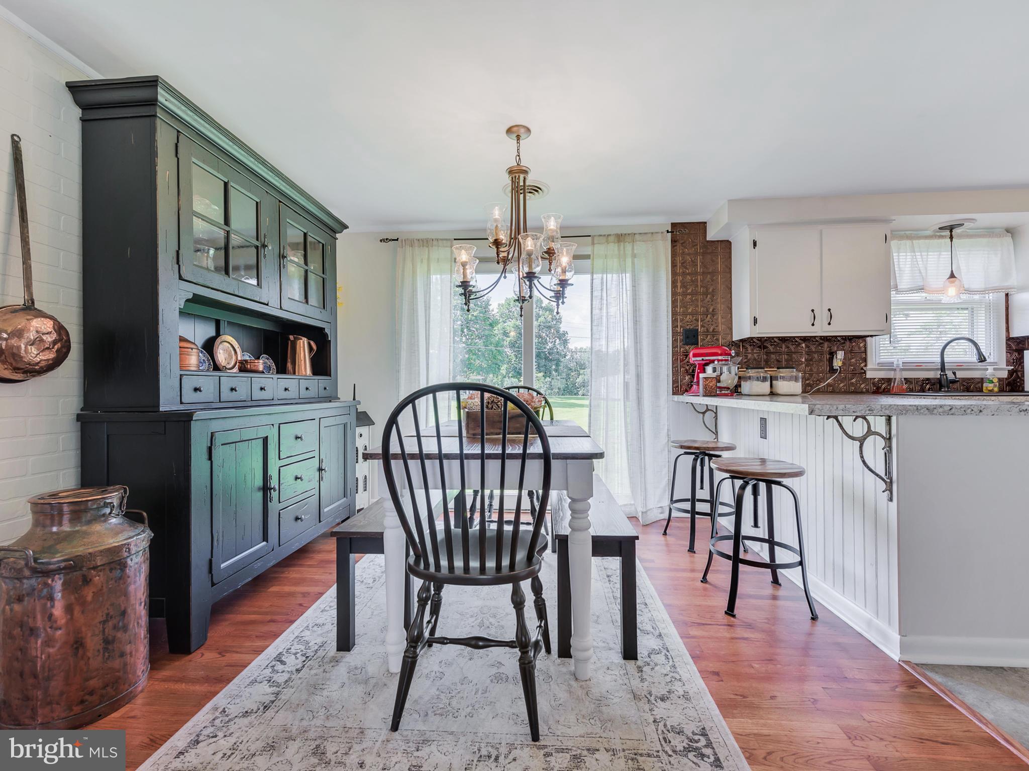 16718 Fairview Road Hagerstown, MD 21740 - Photo 11 of 29 Dining Room/ Breakfast Bar