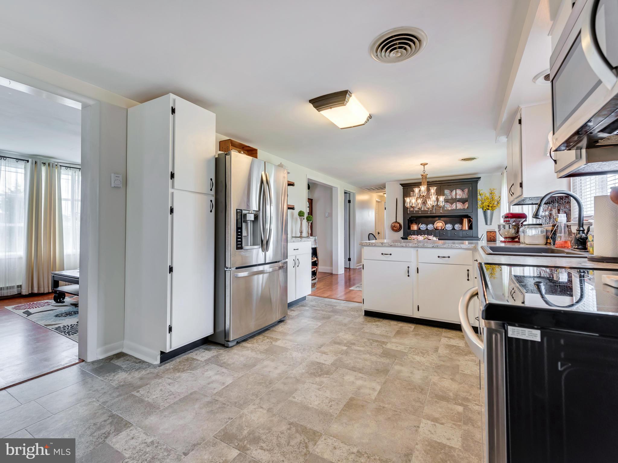 16718 Fairview Road Hagerstown, MD 21740 - Photo 17 of 29 Kitchen