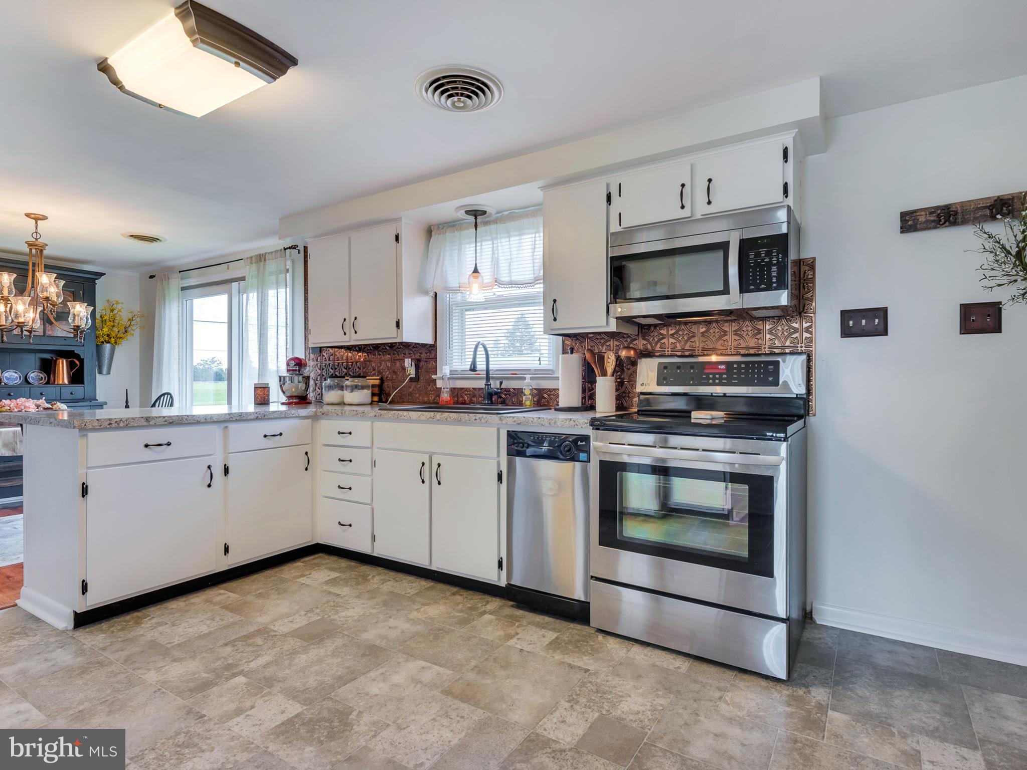 16718 Fairview Road Hagerstown, MD 21740 - Photo 18 of 29 Kitchen