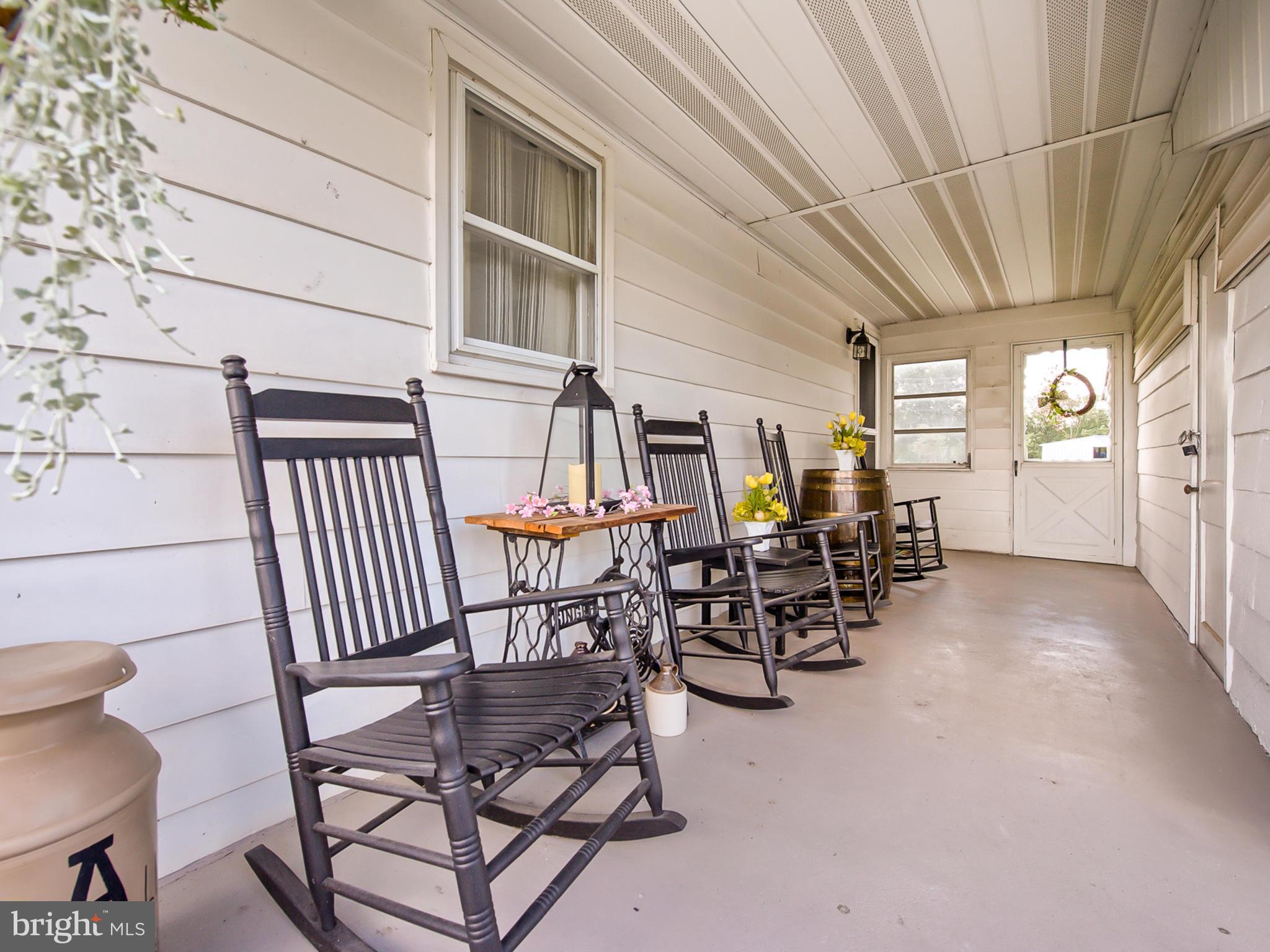 16718 Fairview Road Hagerstown, MD 21740 - Photo 3 of 29 Breezeway