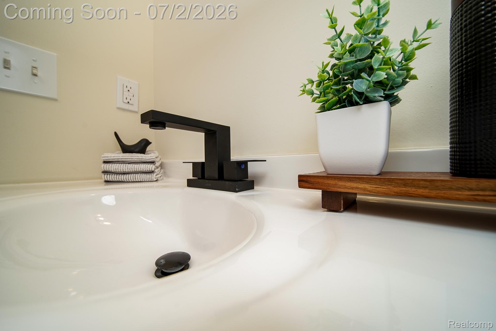 5558 Bedell Road Sterling Heights, MI 48310 - Photo 34 of 77 DDS04928.jpg