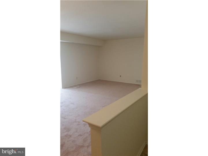 92 West Bluebell Lane Mount Laurel, NJ 08054 - Photo 5 of 11 Living Room