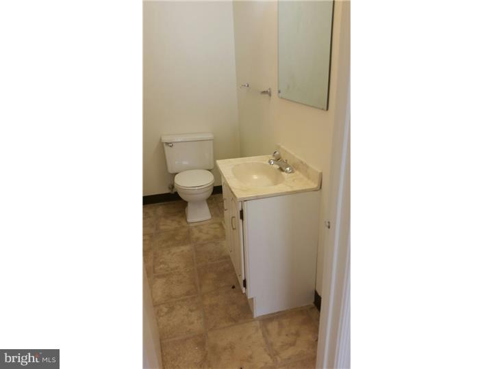 92 West Bluebell Lane Mount Laurel, NJ 08054 - Photo 9 of 11 Bathroom