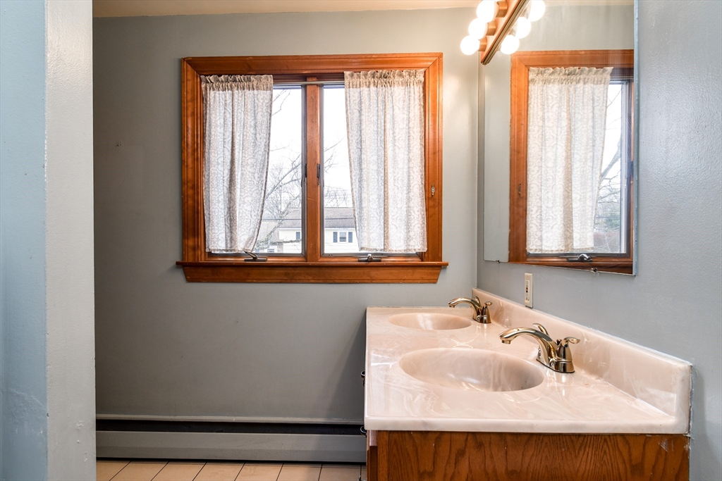 54 Shaw Farm Road Holliston, MA 01746 - Photo 9 of 21