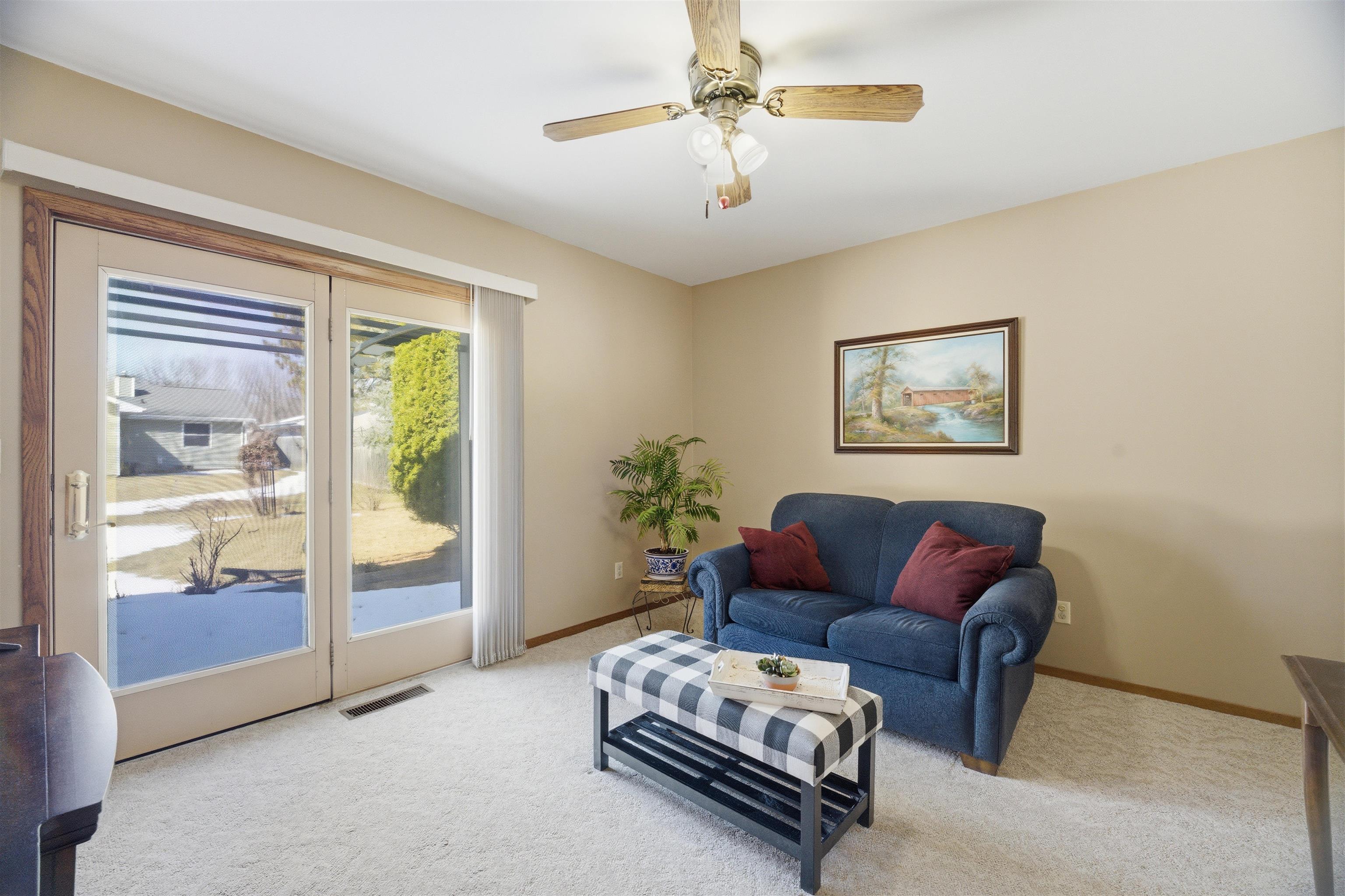 705 South Goldenrod Drive Appleton, WI 54914 - Photo 12 of 34