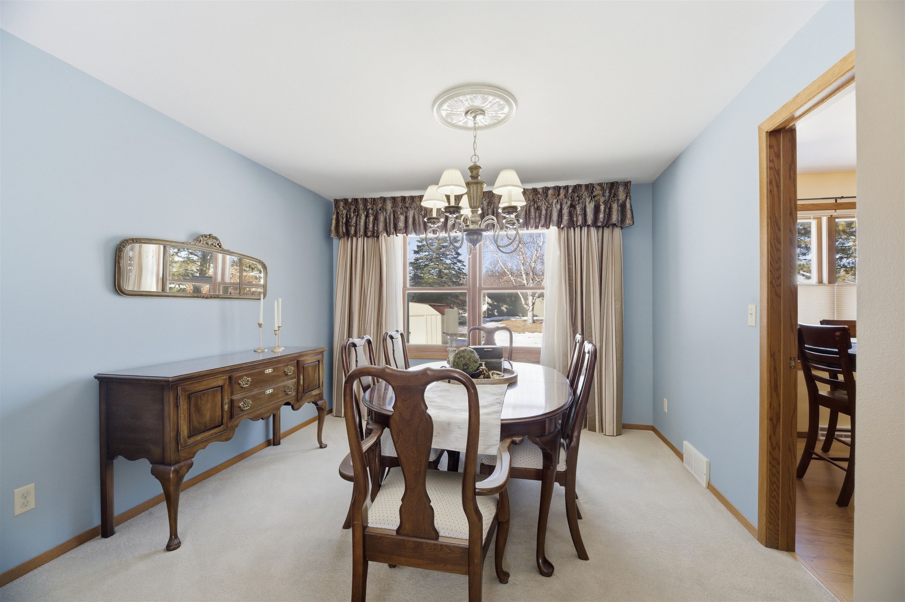 705 South Goldenrod Drive Appleton, WI 54914 - Photo 4 of 34