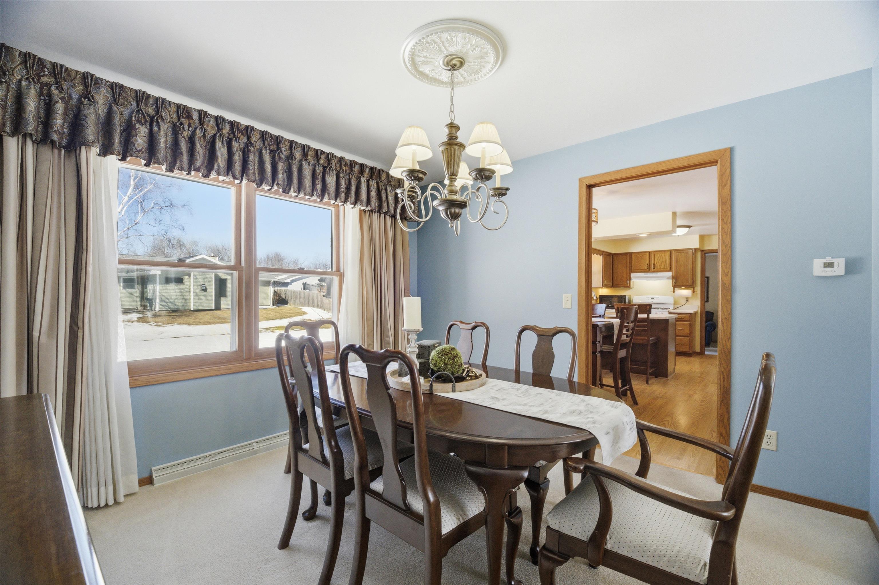 705 South Goldenrod Drive Appleton, WI 54914 - Photo 5 of 34