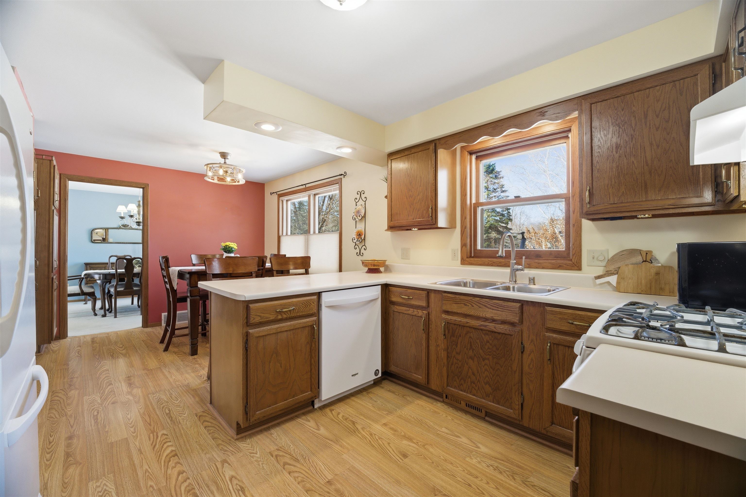 705 South Goldenrod Drive Appleton, WI 54914 - Photo 10 of 34