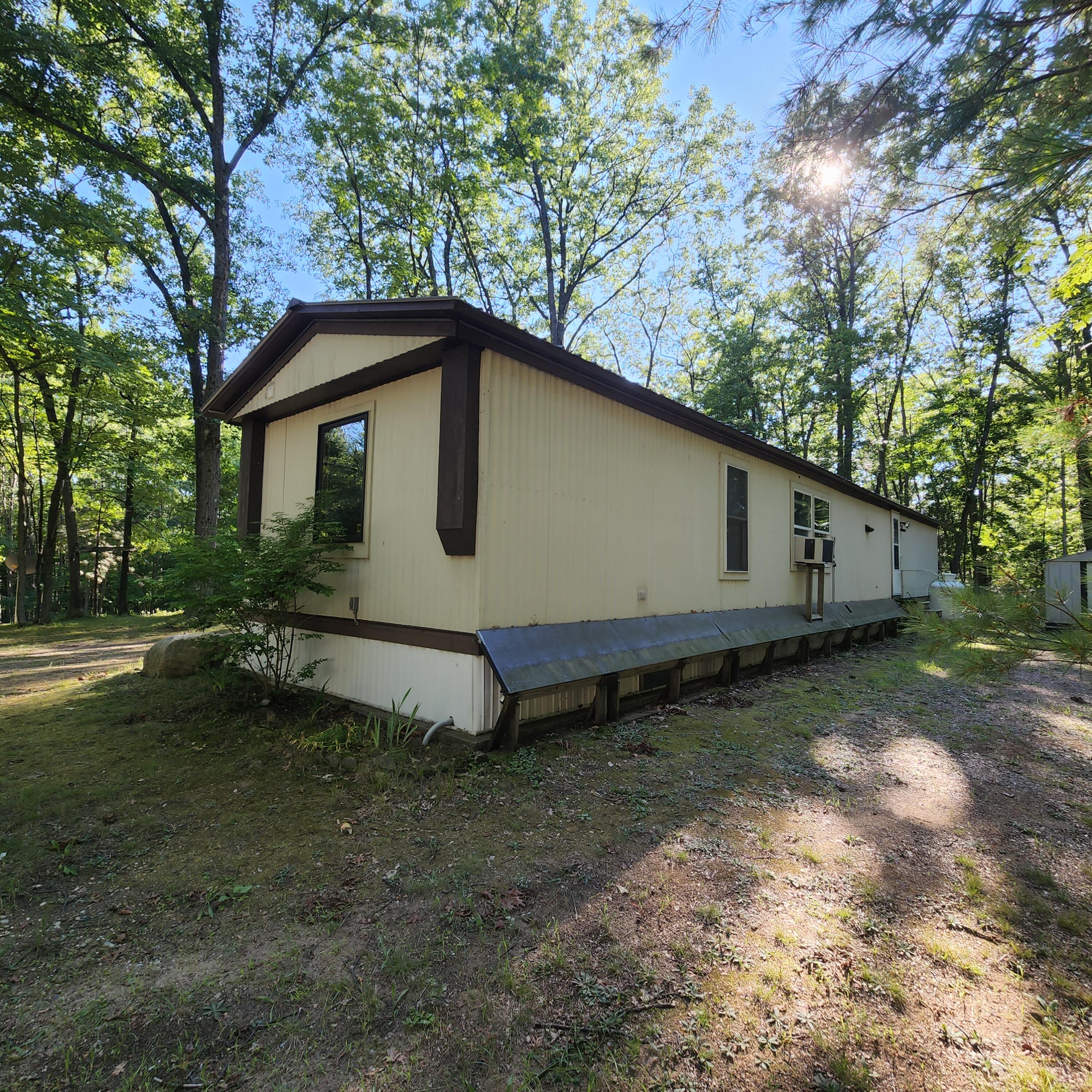 8448 East 8th Street Reed City, MI 49677 - Photo 8 of 25 20220822_173111