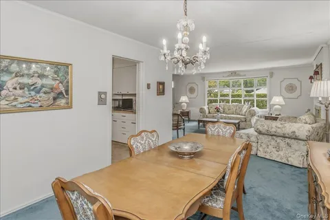 $899,000 | 9 Fox Ridge Lane, Locust Valley, NY 11560