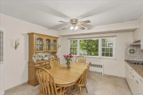 $899,000 | 9 Fox Ridge Lane, Locust Valley, NY 11560