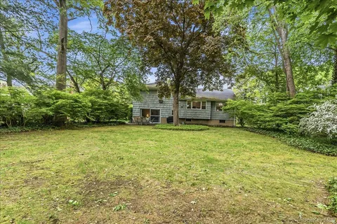 $899,000 | 9 Fox Ridge Lane, Locust Valley, NY 11560