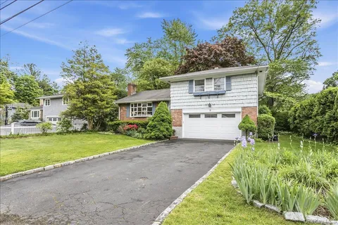 $899,000 | 9 Fox Ridge Lane, Locust Valley, NY 11560
