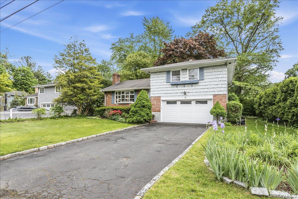 9 Fox Ridge Lane Locust Valley, NY 11560 - Photo 3 of 31