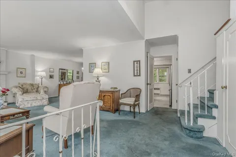 $899,000 | 9 Fox Ridge Lane, Locust Valley, NY 11560