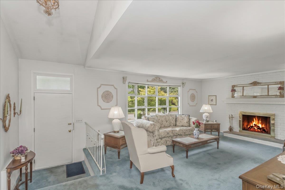 9 Fox Ridge Lane Locust Valley, NY 11560 - Photo 5 of 31
