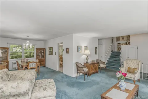 $899,000 | 9 Fox Ridge Lane, Locust Valley, NY 11560
