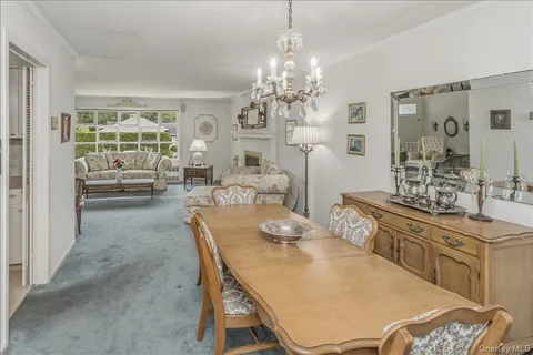 $899,000 | 9 Fox Ridge Lane, Locust Valley, NY 11560