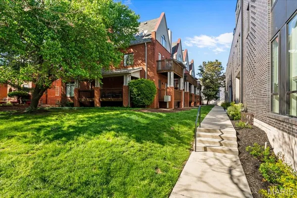 $315,000 | 4111 West Pine Boulevard, Unit 12, St. Louis, MO 63108