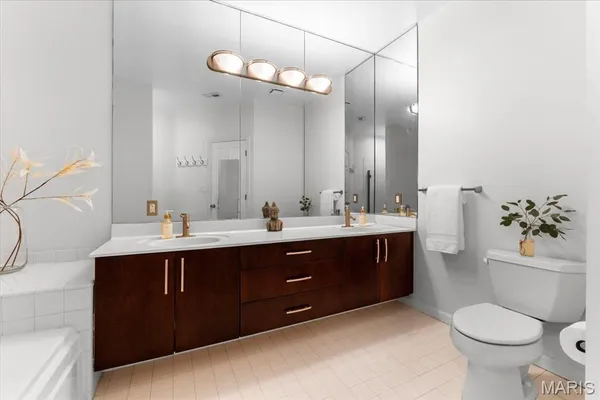 $315,000 | 4111 West Pine Boulevard, Unit 12, St. Louis, MO 63108