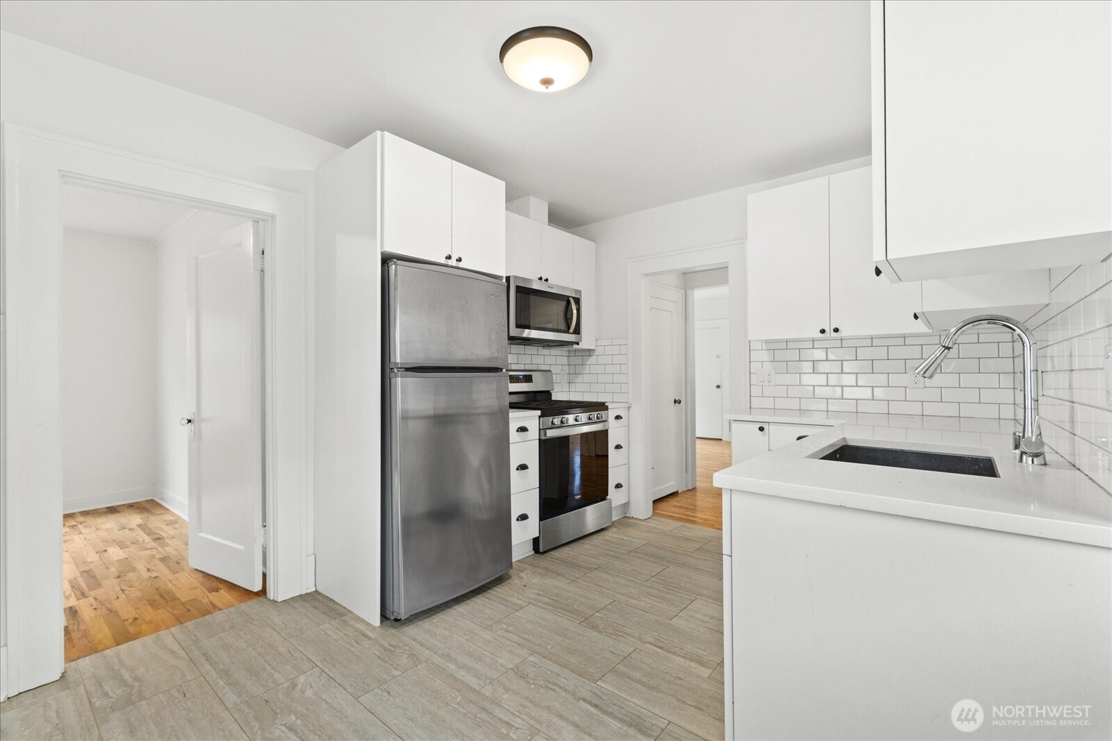 706 North 78th Street Seattle, WA 98103 - Photo 6 of 32