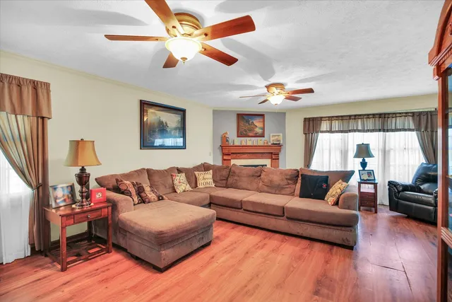 $255,000 | 2128 Bonnie Lane, Monticello, IL 61856