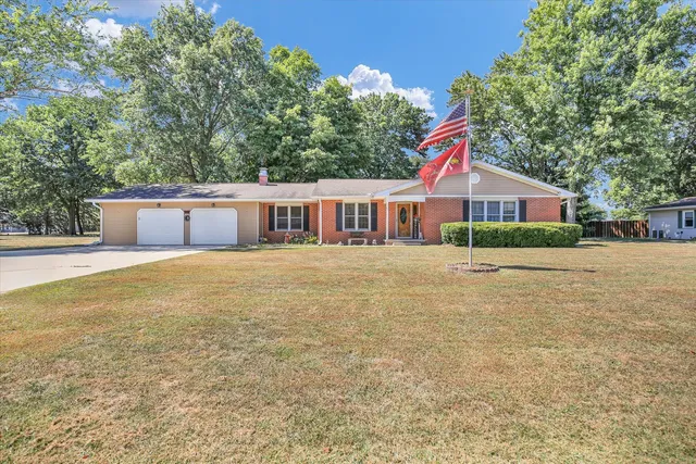 $255,000 | 2128 Bonnie Lane, Monticello, IL 61856