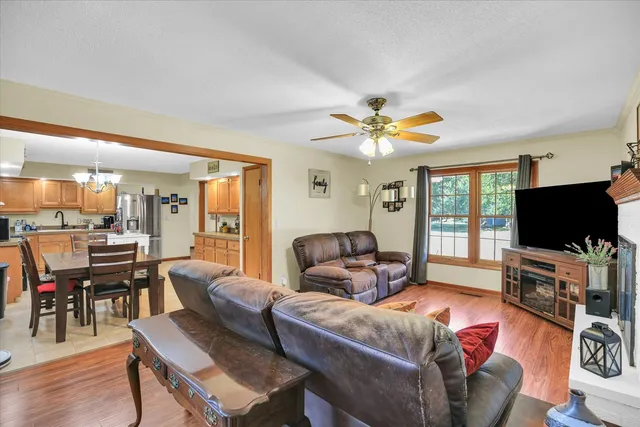 $255,000 | 2128 Bonnie Lane, Monticello, IL 61856