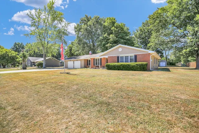 $255,000 | 2128 Bonnie Lane, Monticello, IL 61856