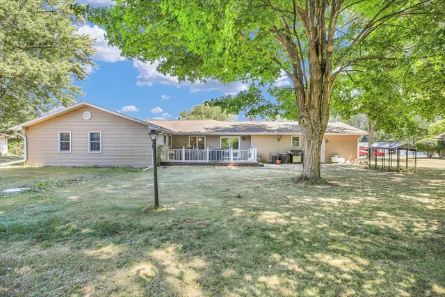 $255,000 | 2128 Bonnie Lane, Monticello, IL 61856