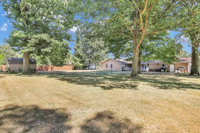 $255,000 | 2128 Bonnie Lane, Monticello, IL 61856