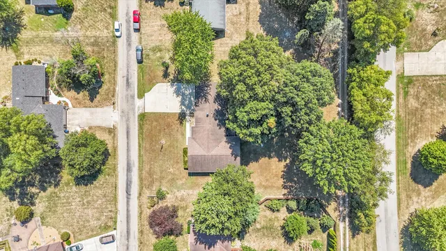 $255,000 | 2128 Bonnie Lane, Monticello, IL 61856