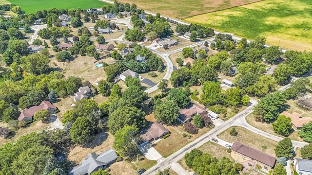 $255,000 | 2128 Bonnie Lane, Monticello, IL 61856